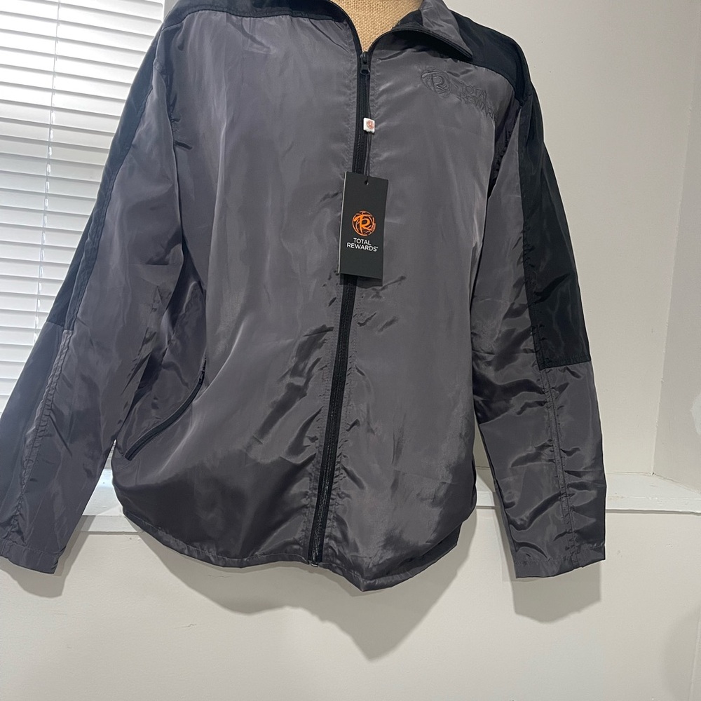 Men's Gray and Black Jacket